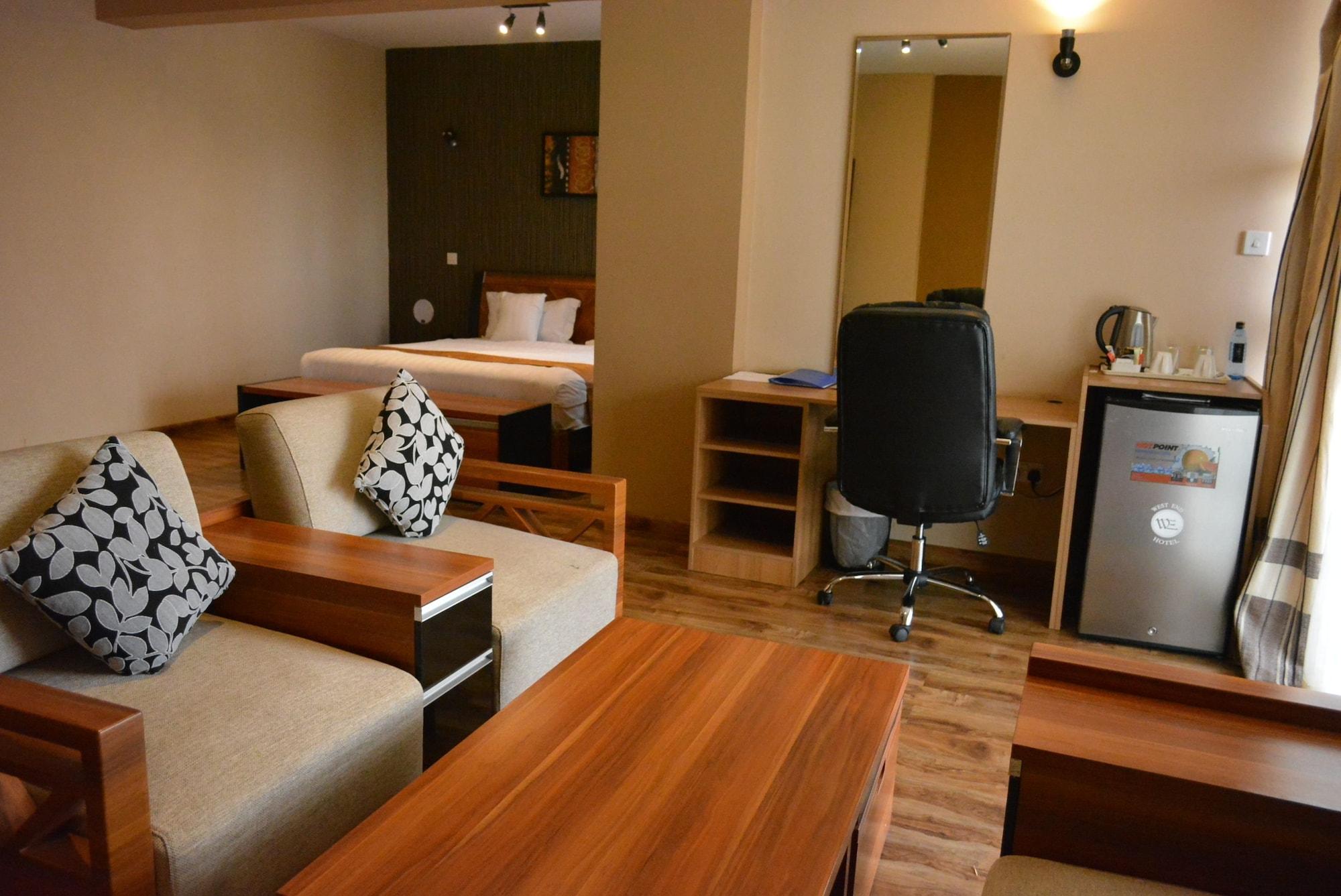 We Hotel And Suites Nairobi Extérieur photo