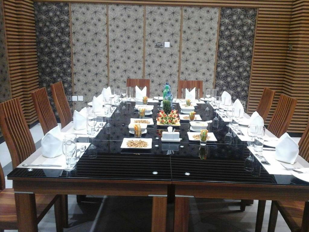We Hotel And Suites Nairobi Extérieur photo