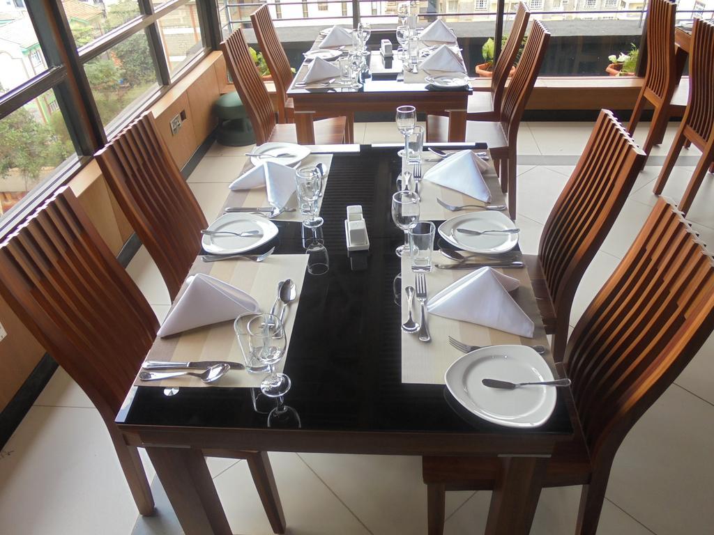 We Hotel And Suites Nairobi Extérieur photo