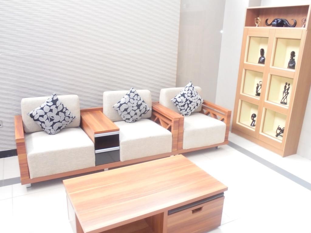 We Hotel And Suites Nairobi Extérieur photo