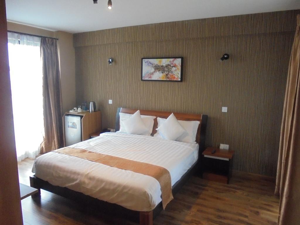 We Hotel And Suites Nairobi Extérieur photo