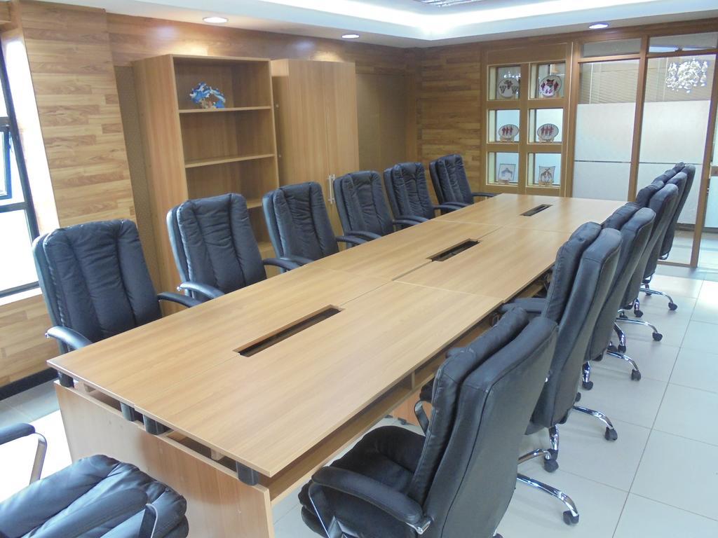 We Hotel And Suites Nairobi Extérieur photo