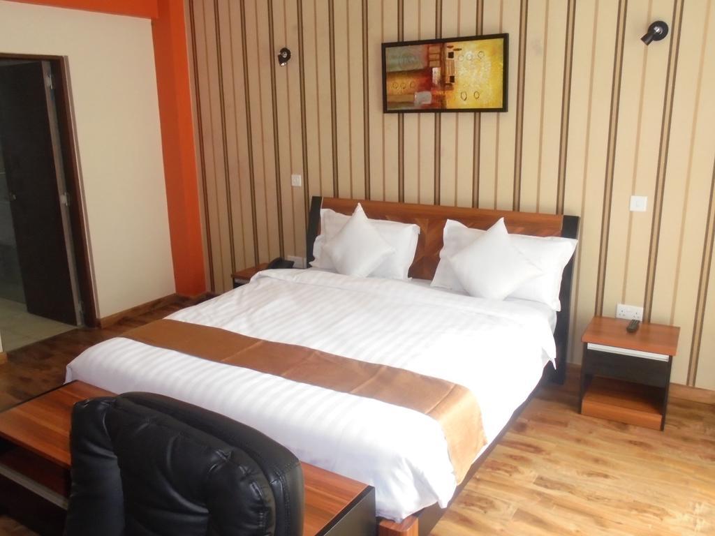 We Hotel And Suites Nairobi Extérieur photo