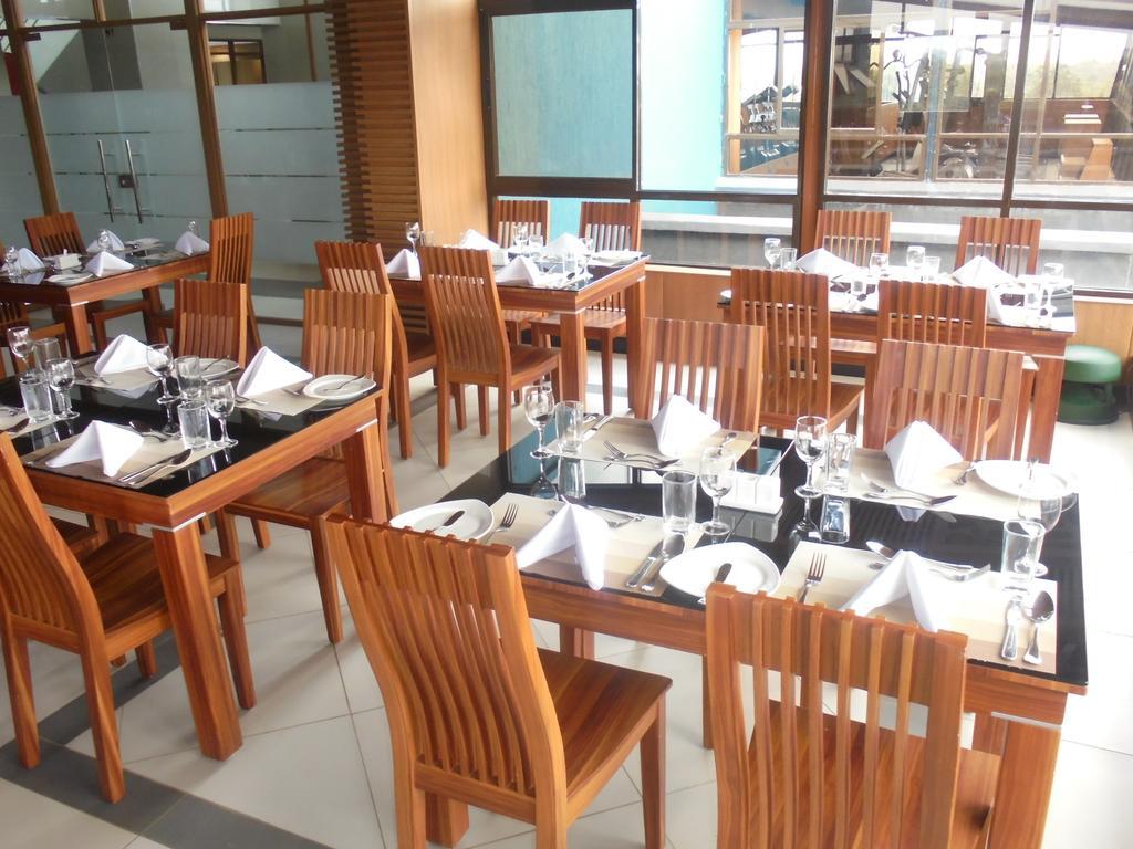 We Hotel And Suites Nairobi Extérieur photo