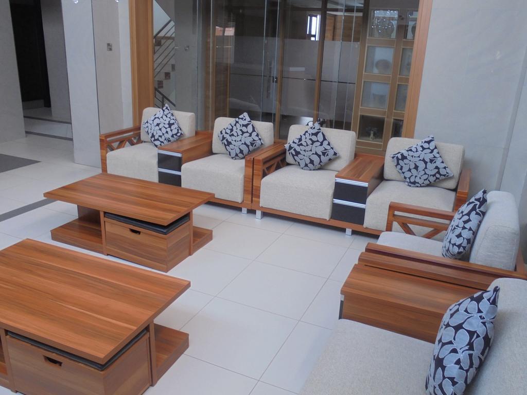 We Hotel And Suites Nairobi Extérieur photo