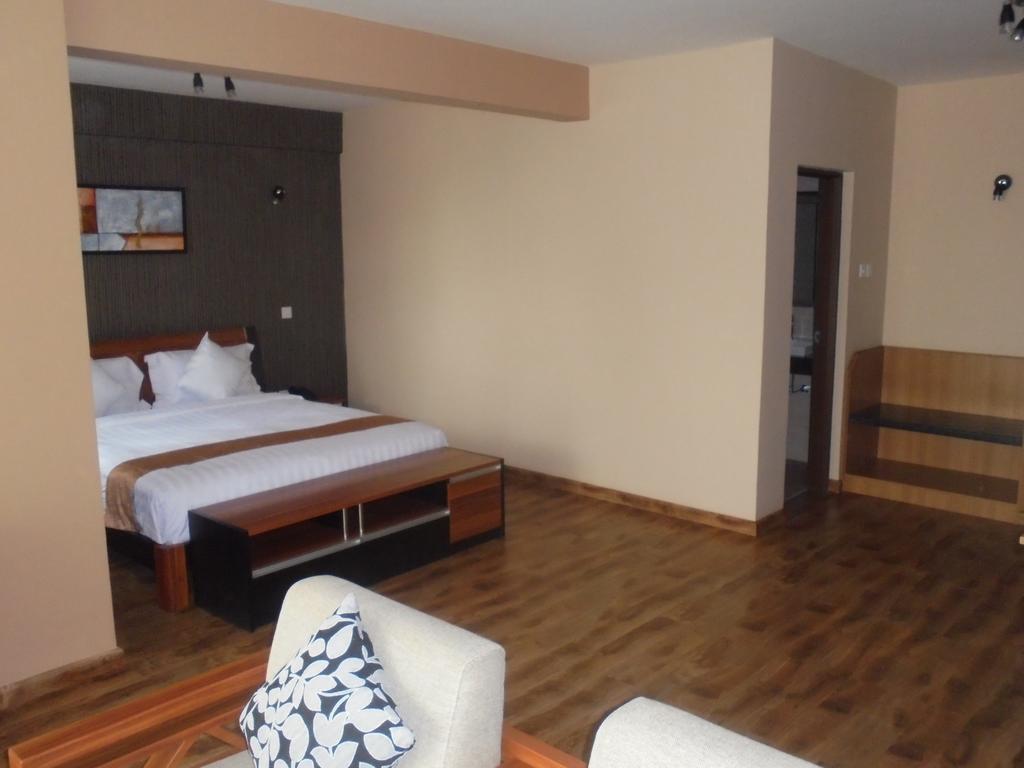 We Hotel And Suites Nairobi Extérieur photo