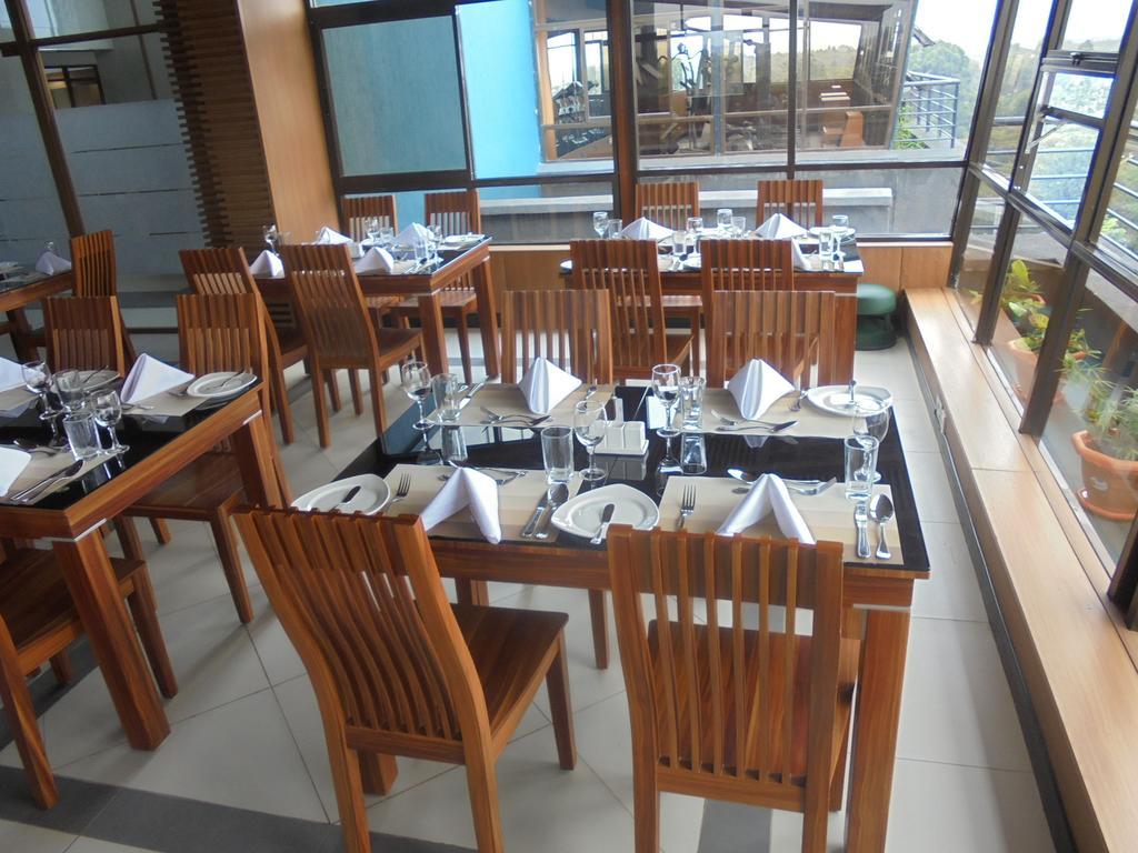We Hotel And Suites Nairobi Extérieur photo